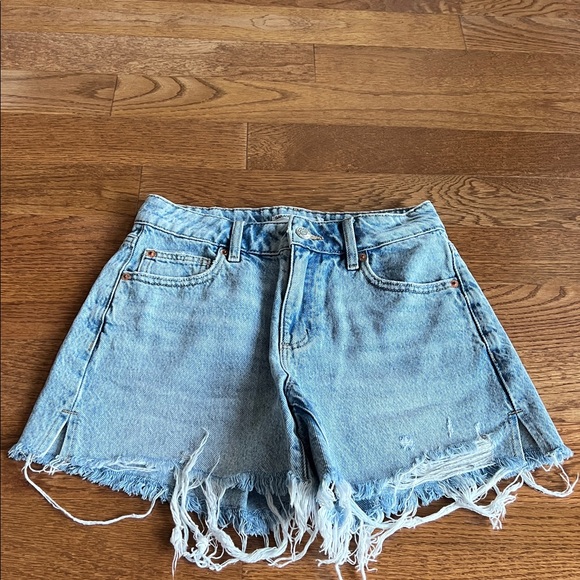 Garage vintage cut off denim shorts size 0 24. Very comfy in EXCELLENT condition - Picture 1 of 8